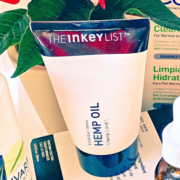 Best of Beauty - The Products that WOWed me in 2018! Why The Inkey List Hemp Oil made the cut. www.awelltravelledbeauty.com